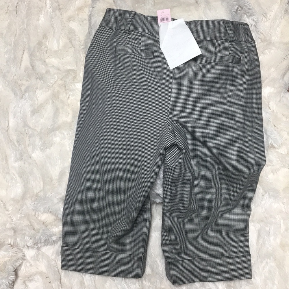 NWT.  ANN TAYLOR CROP PANTS